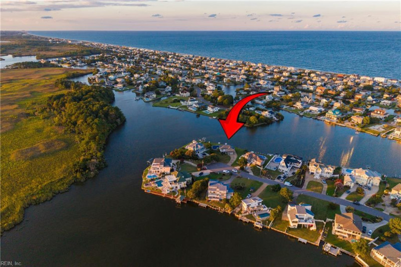 Photo 4 of 48 residential for sale in Virginia Beach virginia
