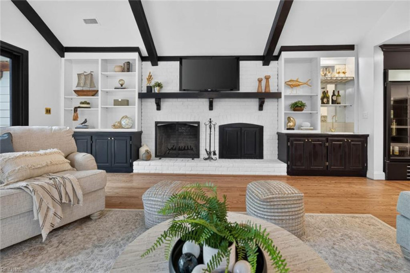Photo 16 of 48 residential for sale in Virginia Beach virginia