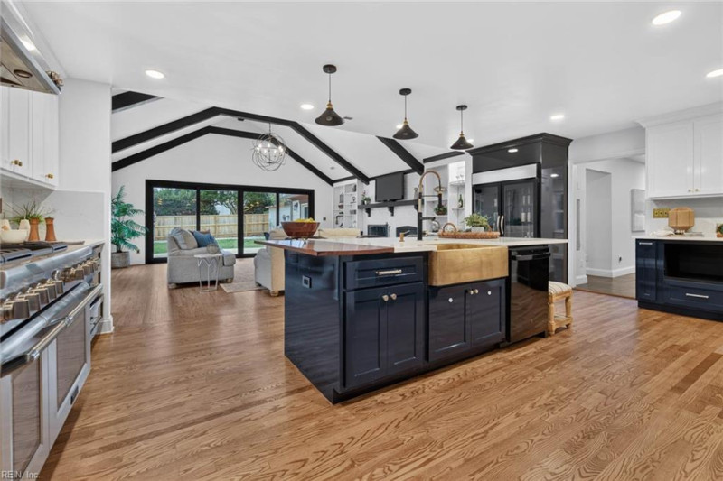 Photo 3 of 48 residential for sale in Virginia Beach virginia