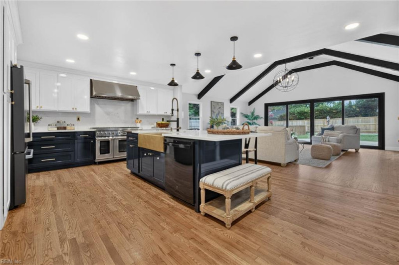 Photo 4 of 48 residential for sale in Virginia Beach virginia
