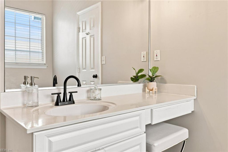 Photo 14 of 25 residential for sale in Virginia Beach virginia