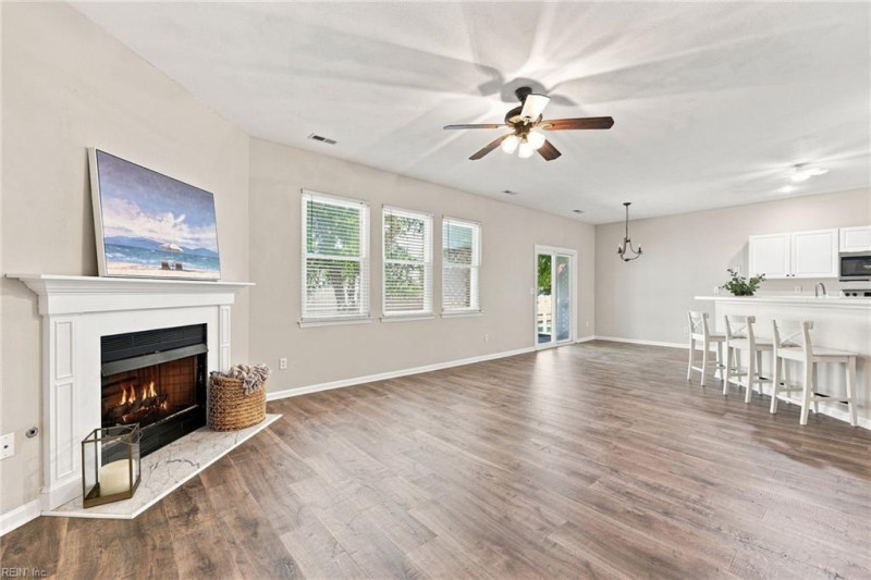 Photo 5 of 25 residential for sale in Virginia Beach virginia
