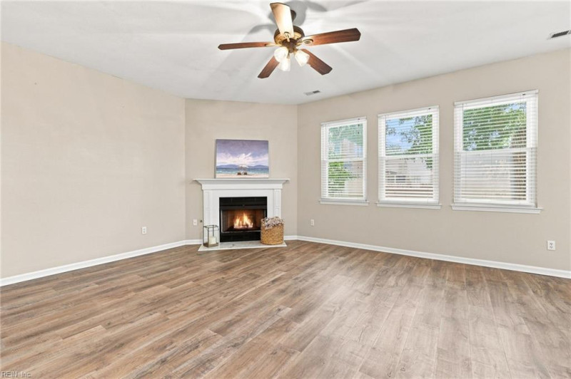Photo 7 of 25 residential for sale in Virginia Beach virginia