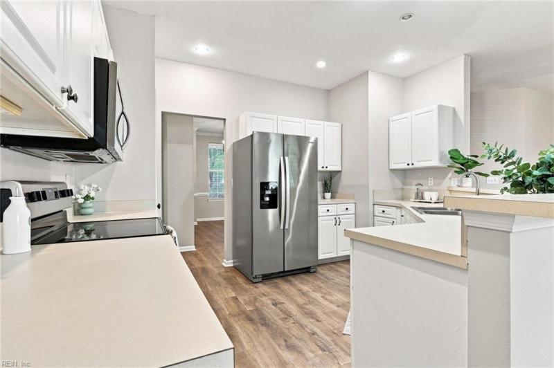 Photo 8 of 25 residential for sale in Virginia Beach virginia