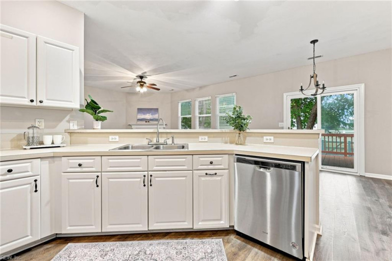 Photo 9 of 25 residential for sale in Virginia Beach virginia