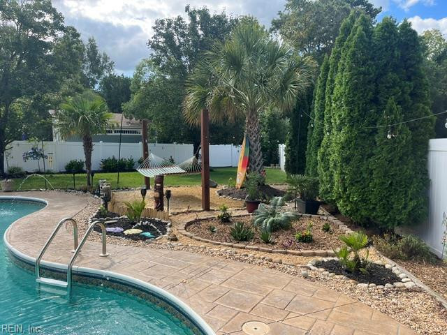 Photo 33 of 39 residential for sale in Chesapeake virginia