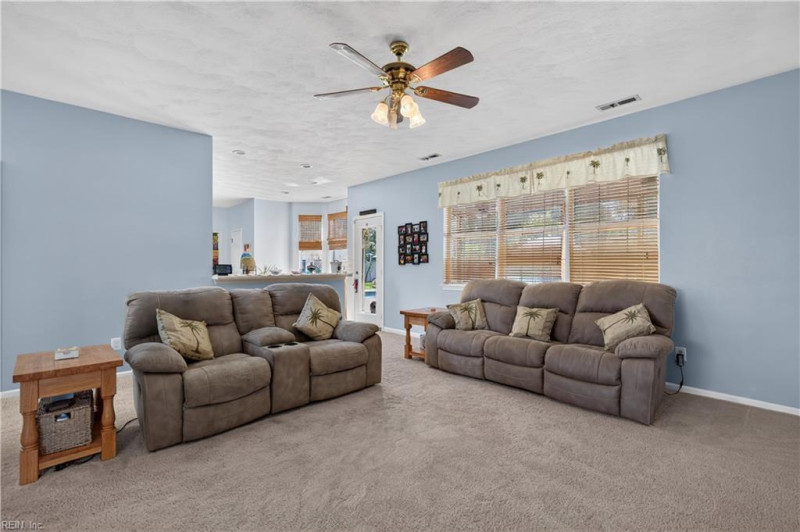 Photo 9 of 39 residential for sale in Chesapeake virginia