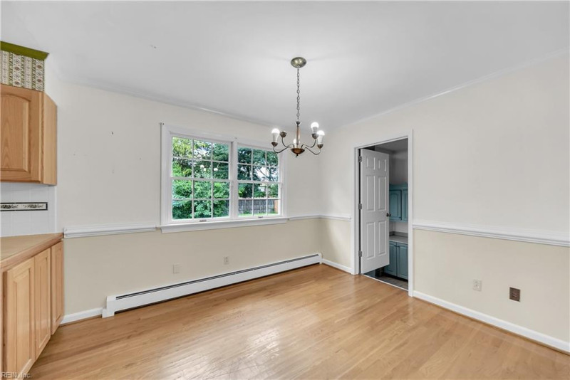 Photo 17 of 50 residential for sale in Chesapeake virginia