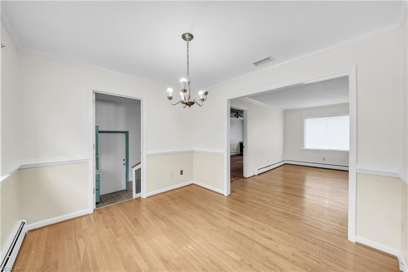 Photo 18 of 50 residential for sale in Chesapeake virginia