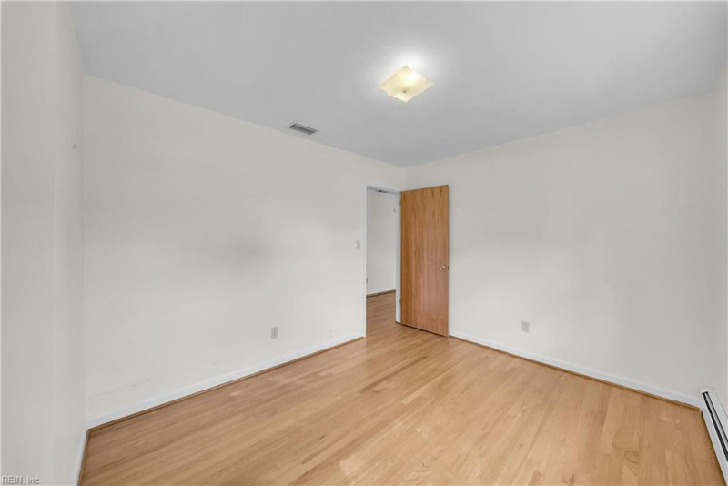 Photo 21 of 50 residential for sale in Chesapeake virginia