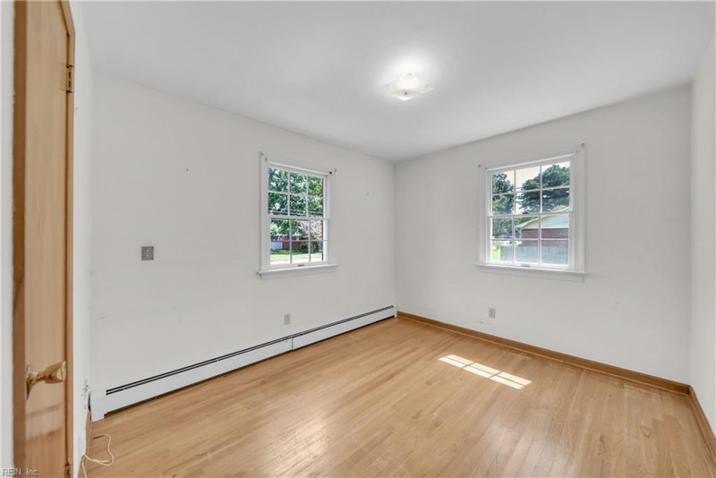 Photo 25 of 50 residential for sale in Chesapeake virginia