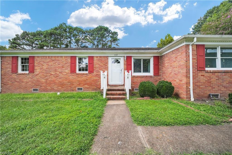 Photo 5 of 50 residential for sale in Chesapeake virginia