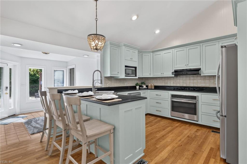 Photo 14 of 49 residential for sale in Virginia Beach virginia