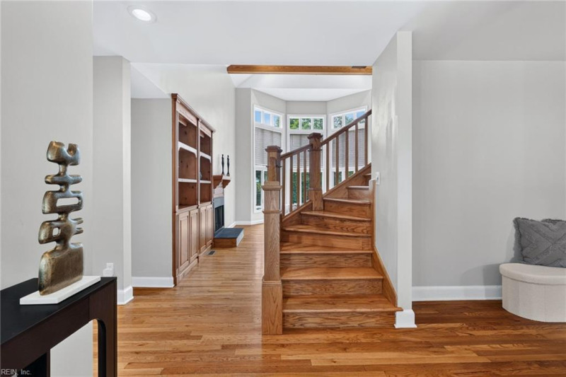 Photo 4 of 49 residential for sale in Virginia Beach virginia