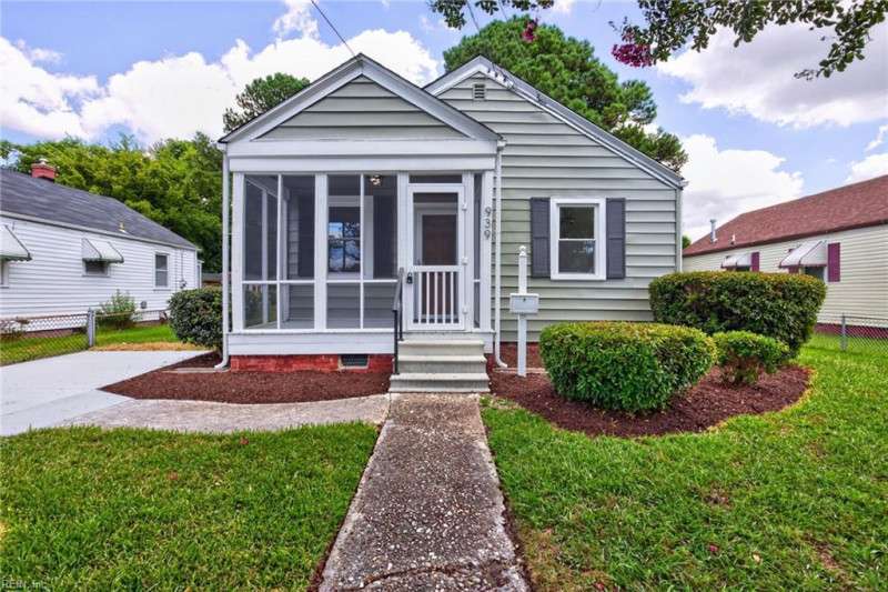 Photo 1 of 26 residential for sale in Portsmouth virginia