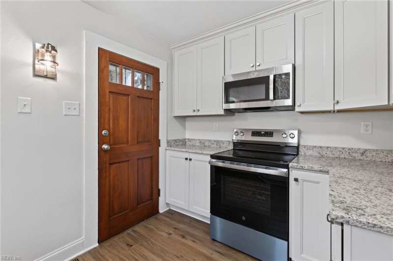 Photo 11 of 26 residential for sale in Portsmouth virginia