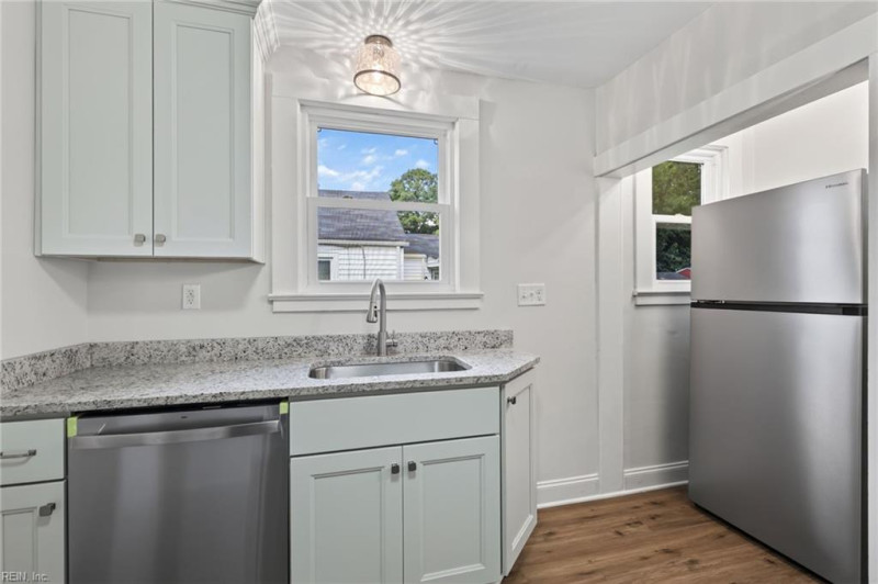 Photo 12 of 26 residential for sale in Portsmouth virginia