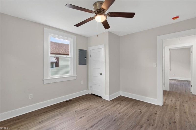 Photo 14 of 26 residential for sale in Portsmouth virginia