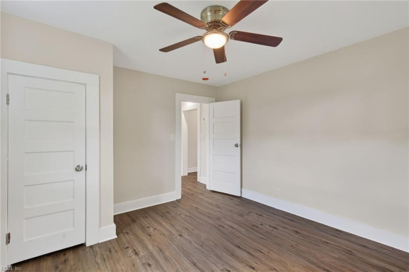 Photo 15 of 26 residential for sale in Portsmouth virginia