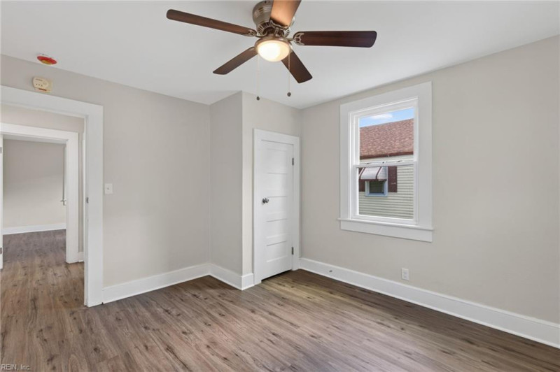 Photo 16 of 26 residential for sale in Portsmouth virginia