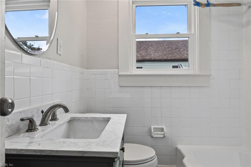 Photo 18 of 26 residential for sale in Portsmouth virginia