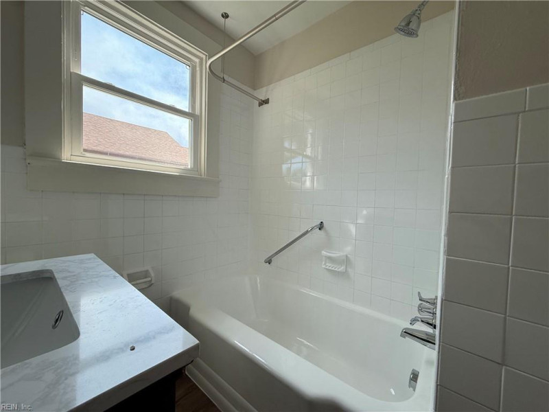 Photo 19 of 26 residential for sale in Portsmouth virginia