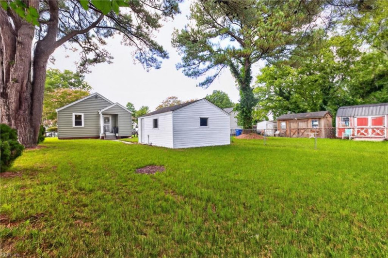 Photo 5 of 26 residential for sale in Portsmouth virginia