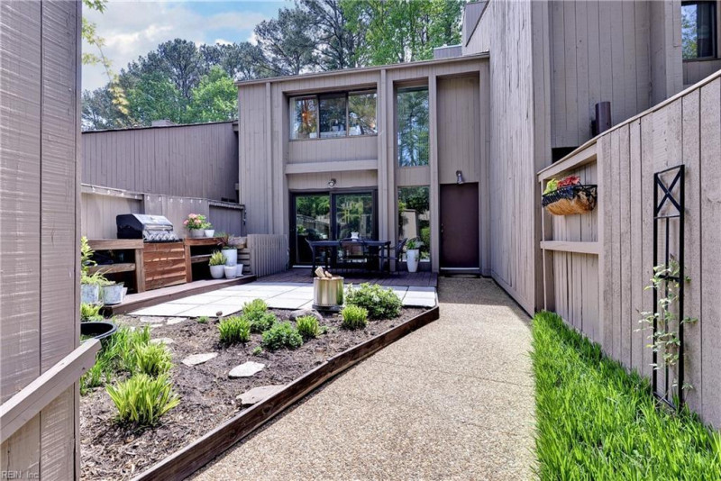 Photo 1 of 38 residential for sale in James City County virginia