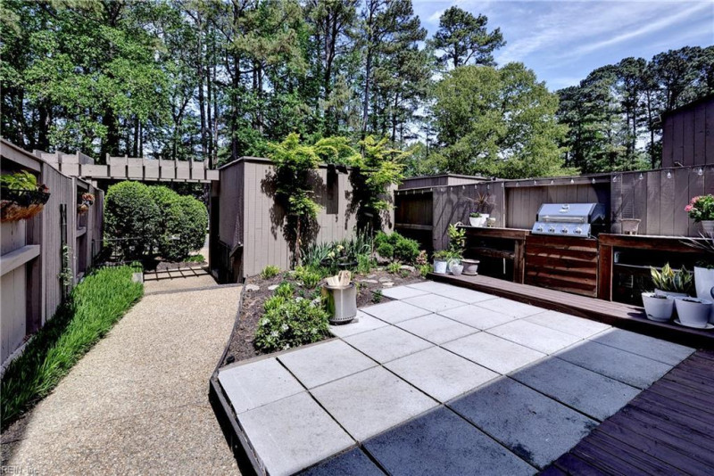 Photo 5 of 38 residential for sale in James City County virginia