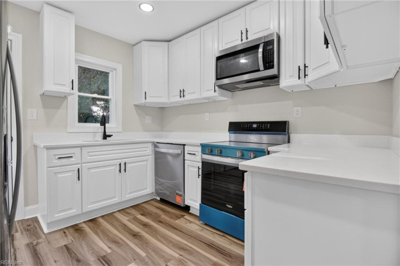 Photo 10 of 50 residential for sale in Portsmouth virginia