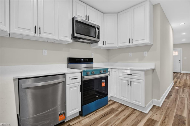 Photo 11 of 50 residential for sale in Portsmouth virginia