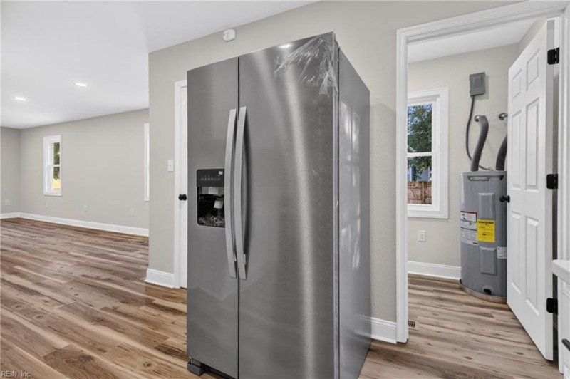 Photo 12 of 50 residential for sale in Portsmouth virginia