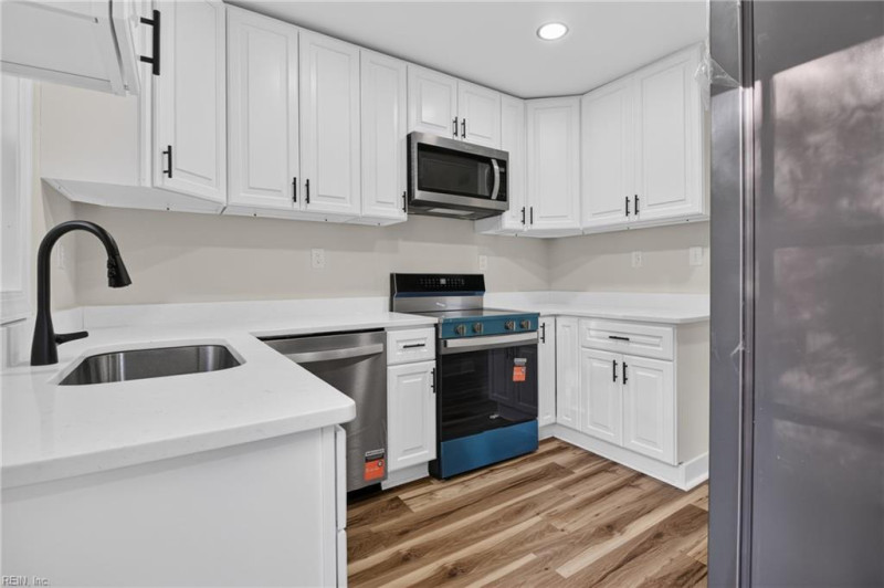 Photo 14 of 50 residential for sale in Portsmouth virginia
