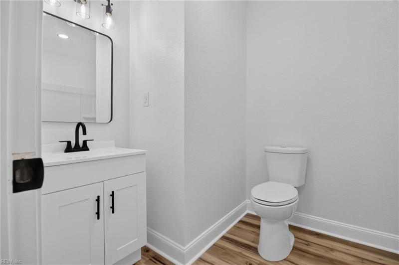 Photo 21 of 50 residential for sale in Portsmouth virginia