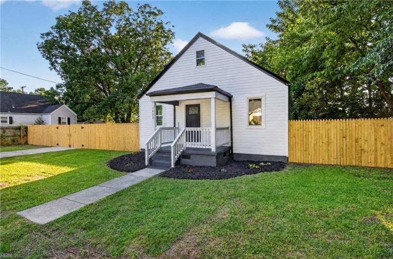 Photo 4 of 50 residential for sale in Portsmouth virginia