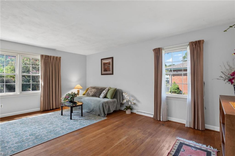 Photo 11 of 39 residential for sale in Portsmouth virginia
