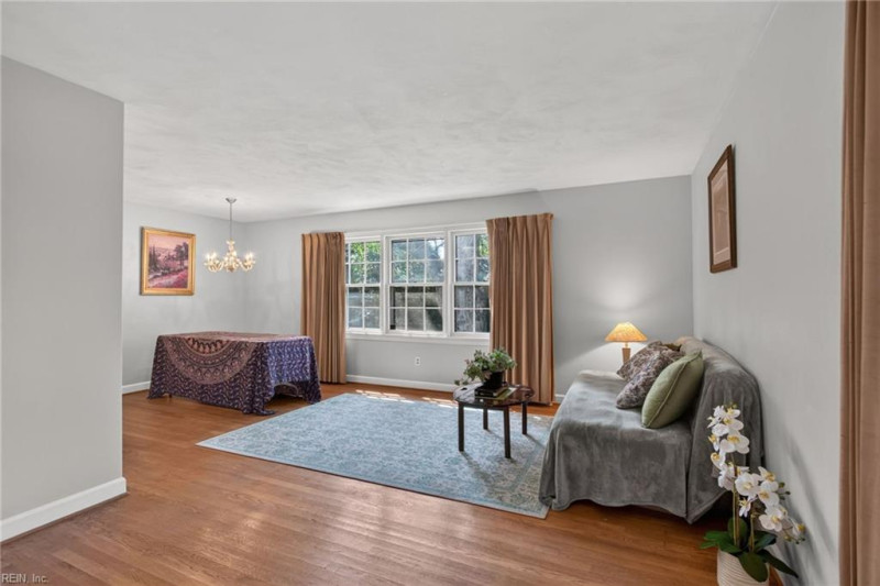 Photo 13 of 39 residential for sale in Portsmouth virginia