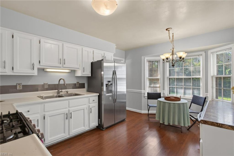 Photo 17 of 39 residential for sale in Portsmouth virginia