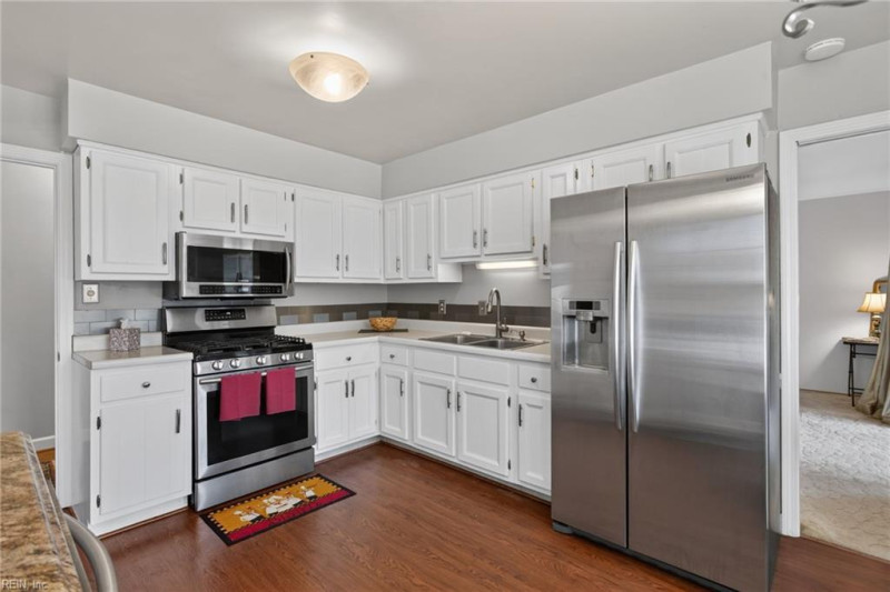 Photo 19 of 39 residential for sale in Portsmouth virginia