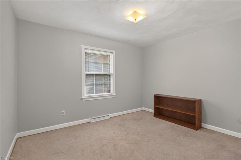Photo 20 of 39 residential for sale in Portsmouth virginia