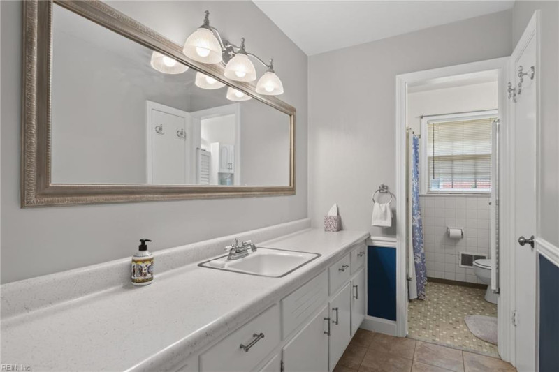 Photo 21 of 39 residential for sale in Portsmouth virginia