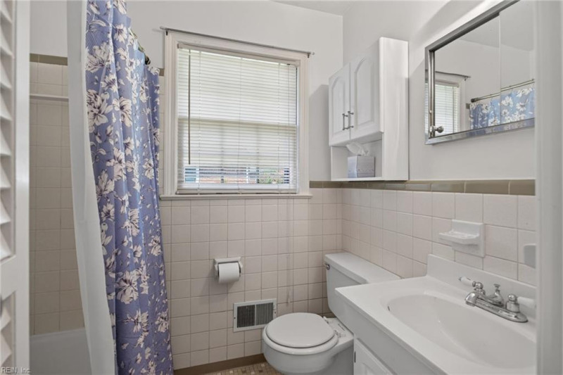 Photo 22 of 39 residential for sale in Portsmouth virginia