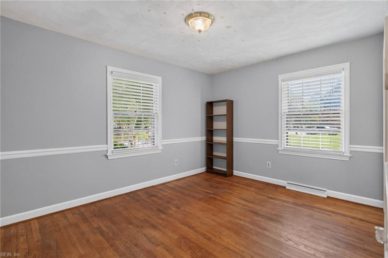 Photo 23 of 39 residential for sale in Portsmouth virginia