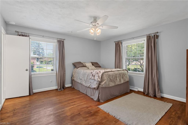 Photo 24 of 39 residential for sale in Portsmouth virginia