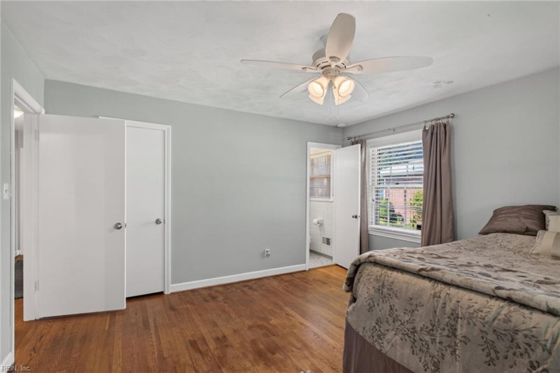 Photo 25 of 39 residential for sale in Portsmouth virginia