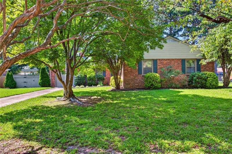 Photo 3 of 39 residential for sale in Portsmouth virginia