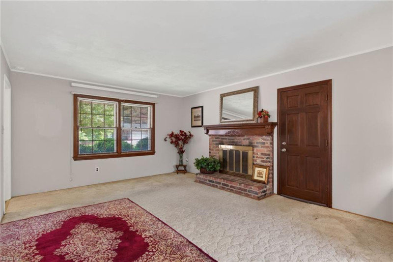 Photo 8 of 39 residential for sale in Portsmouth virginia