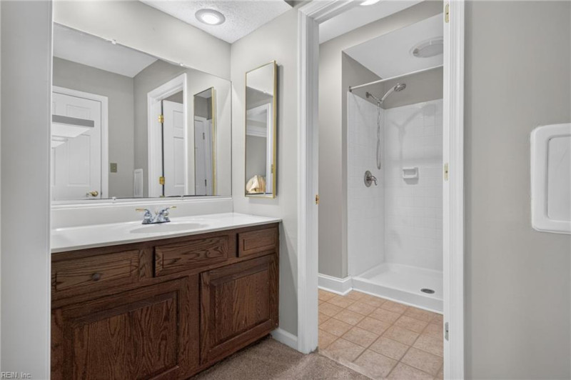 Photo 17 of 34 residential for sale in Chesapeake virginia