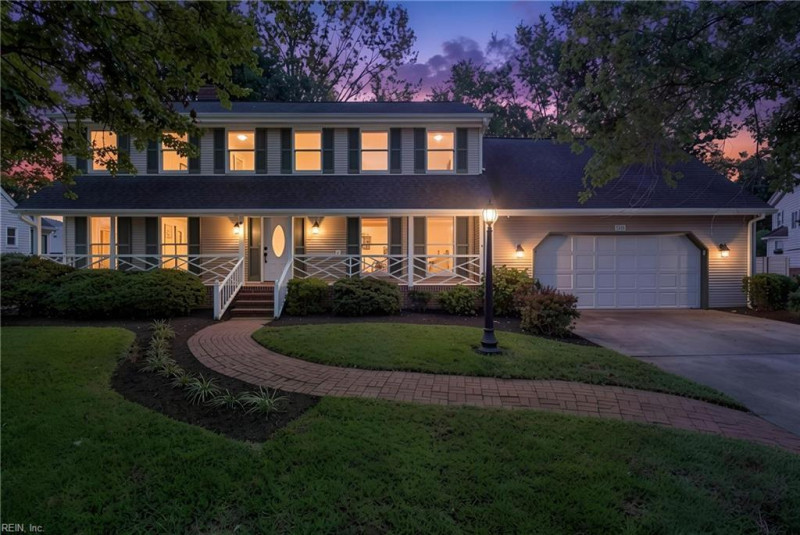 Photo 2 of 34 residential for sale in Chesapeake virginia