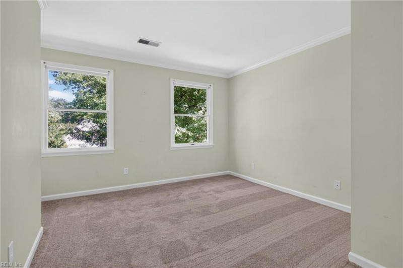 Photo 20 of 34 residential for sale in Chesapeake virginia